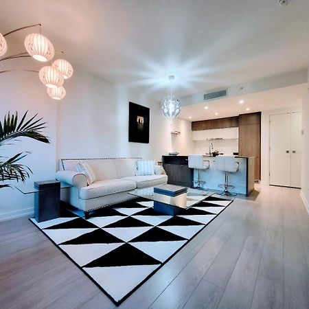 Your Perfect Escape - Modern Landmark Condo In Downtown Calgary - Free Parking- Premium Location Dış mekan fotoğraf