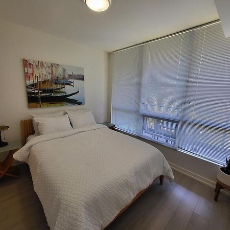 Your Perfect Escape - Modern Landmark Condo In Downtown Calgary - Free Parking- Premium Location Dış mekan fotoğraf