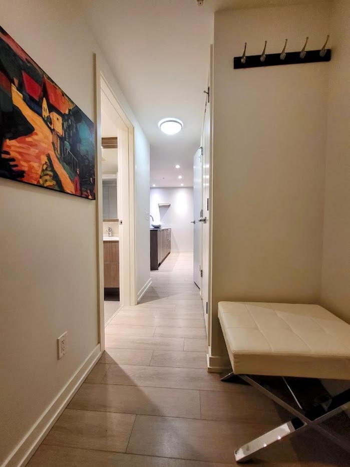 Your Perfect Escape - Modern Landmark Condo In Downtown Calgary - Free Parking- Premium Location Dış mekan fotoğraf
