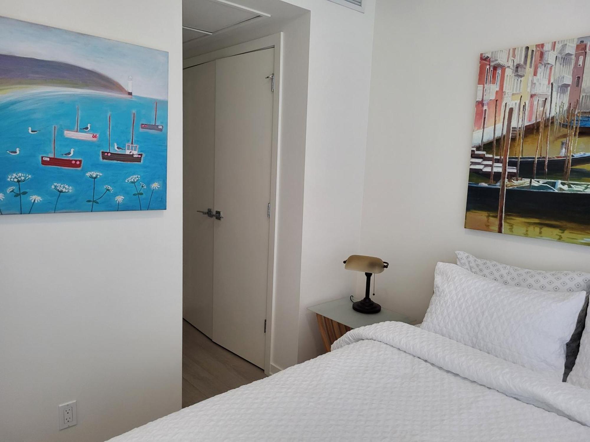 Your Perfect Escape - Modern Landmark Condo In Downtown Calgary - Free Parking- Premium Location Dış mekan fotoğraf