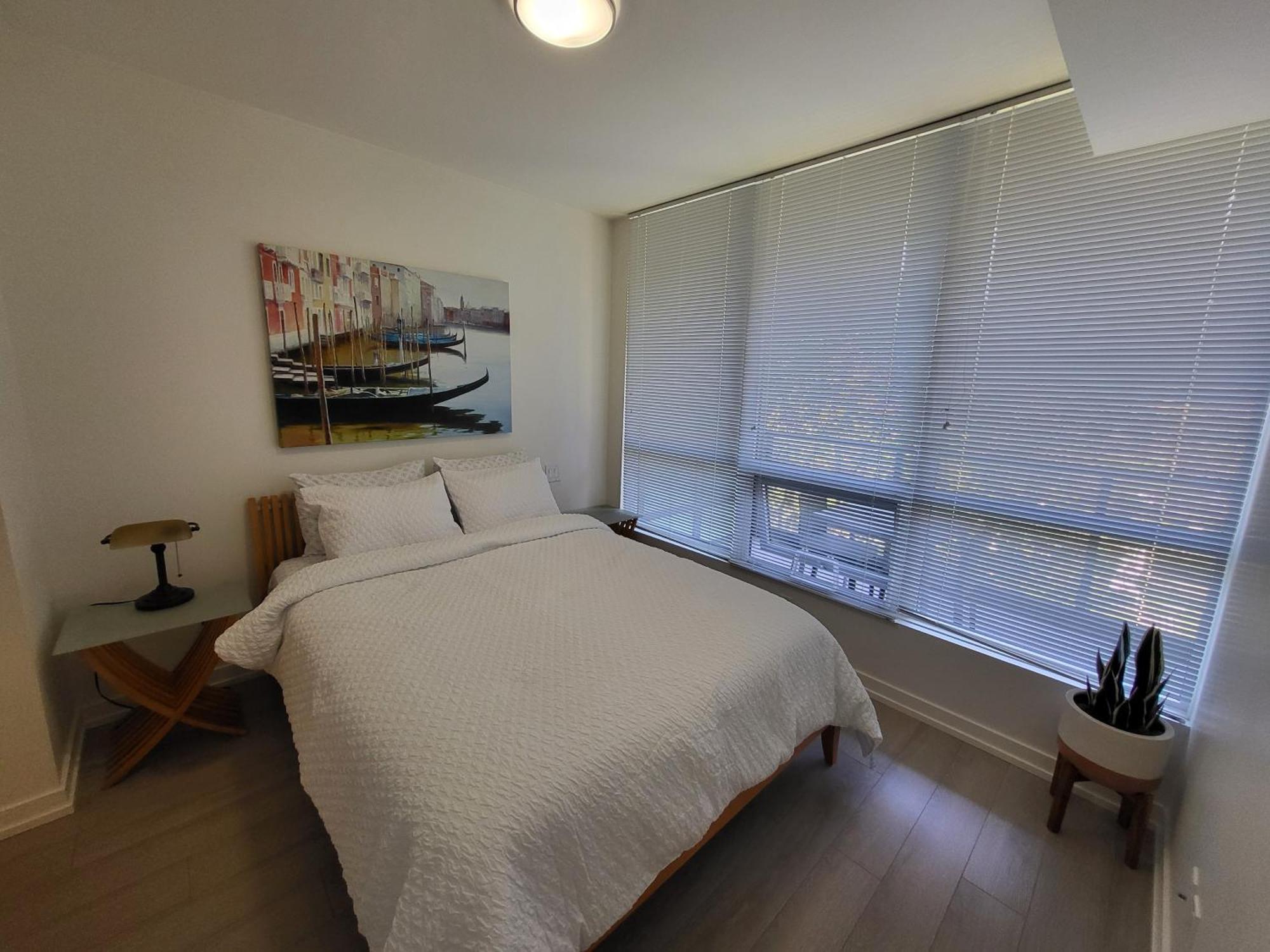 Your Perfect Escape - Modern Landmark Condo In Downtown Calgary - Free Parking- Premium Location Dış mekan fotoğraf